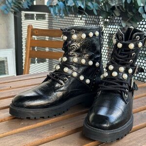 Black Boots with pearls as design size 6